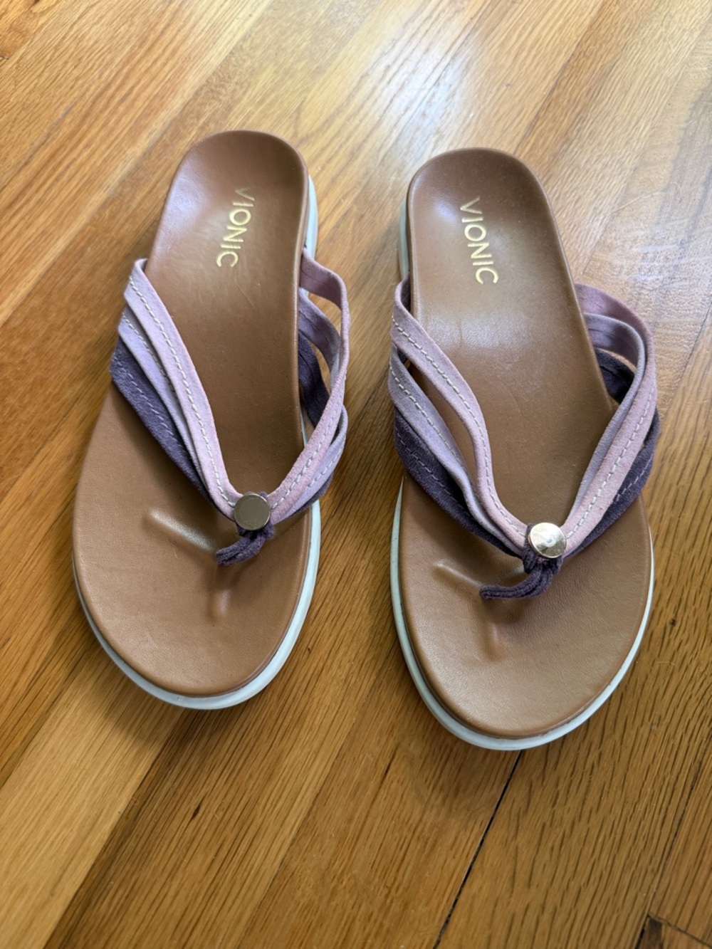 Vionic Women's Two-Tone Lavender and Mauve Suede Thong Sandals
